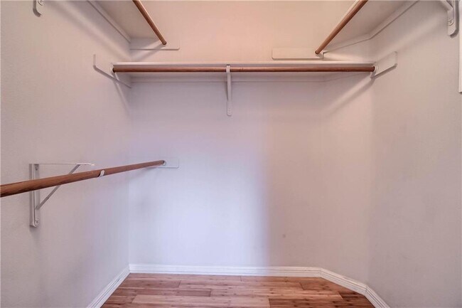 Building Photo - 1100 Emmitt Run