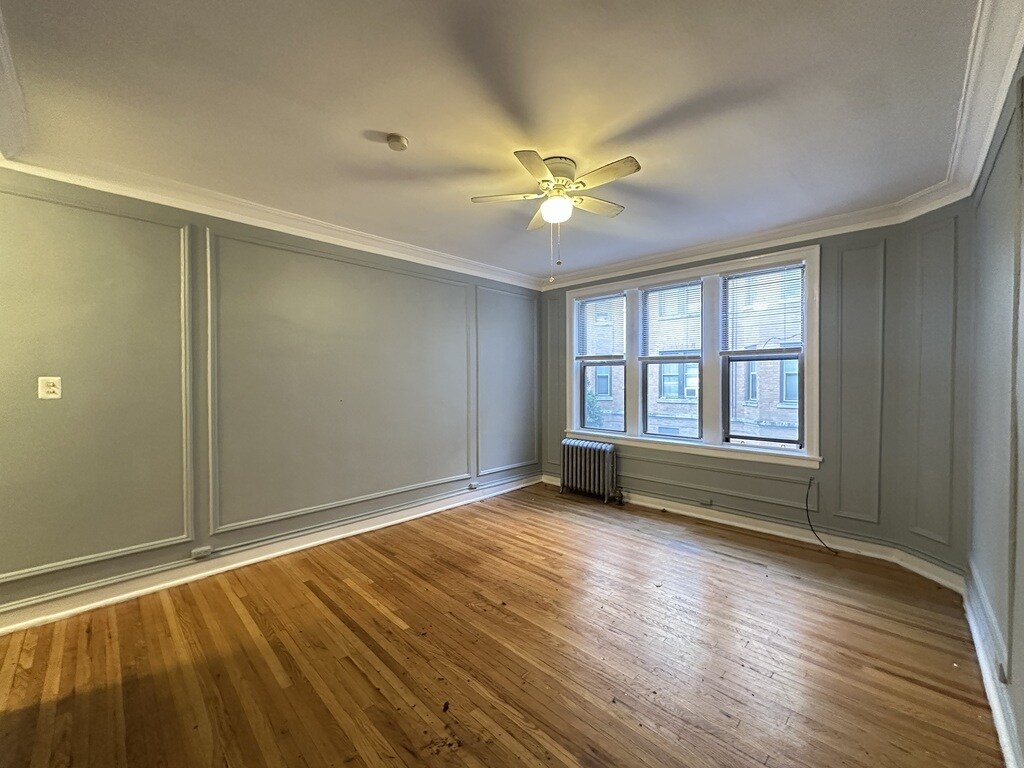 Building Photo - 1369 W Estes Ave