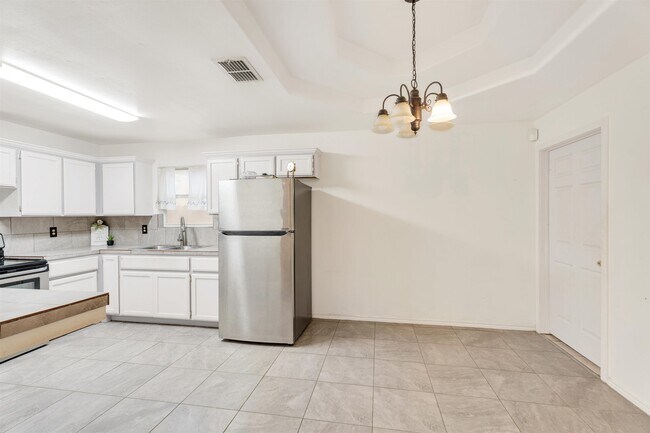 Building Photo - 823 Witherspoon Loop