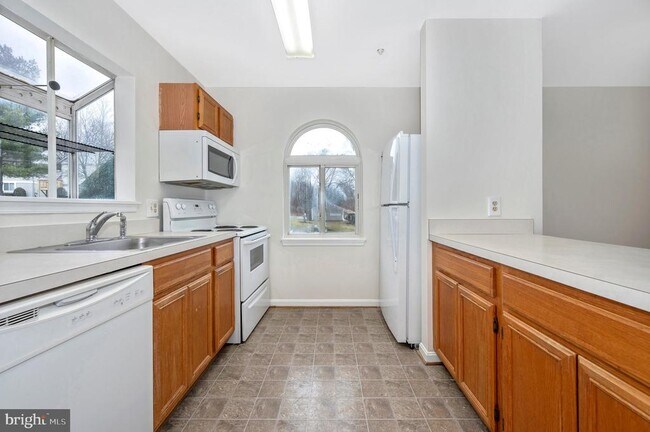 Building Photo - 10247 Redtail Ct
