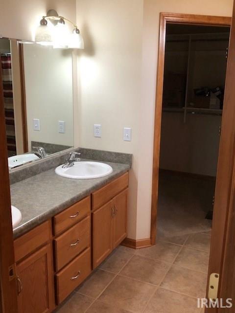 Building Photo - 3127 Shallowbrook Dr