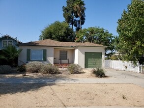 Building Photo - Room for rent with a charming Normal Heights house with garage and large yard.