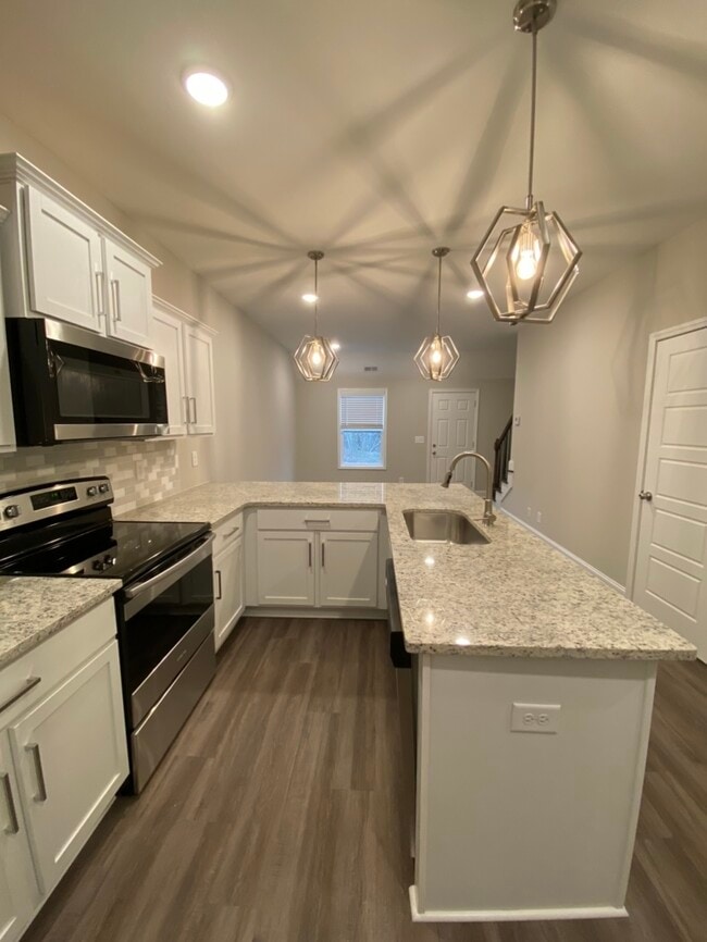Building Photo - 1027 Glenkirk Dr