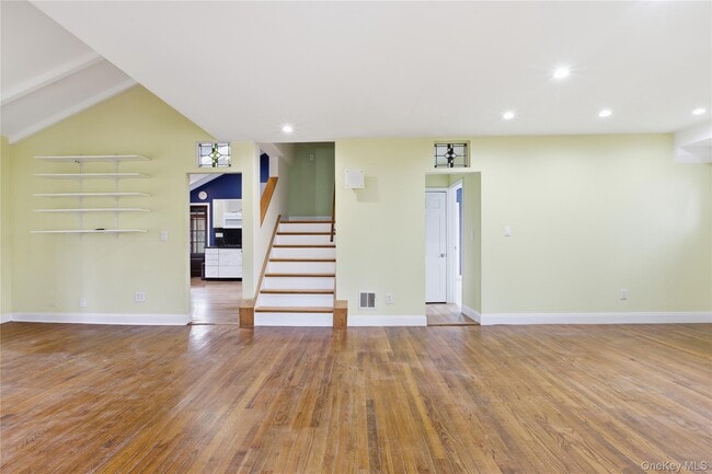 Building Photo - 62 Van Wyck St