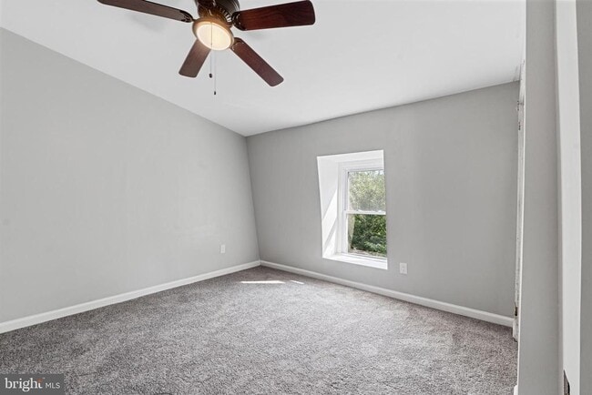 Building Photo - 225 Market St