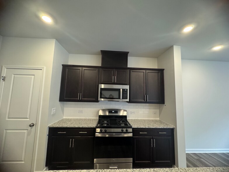 Building Photo - 287 Peebles Dr