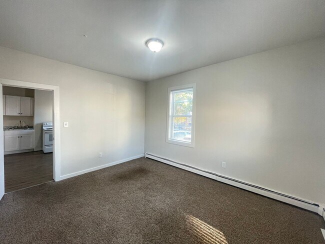 Building Photo - 124 Beech St