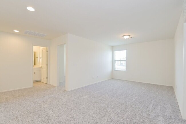 Building Photo - 12158 W Charismatic Dr