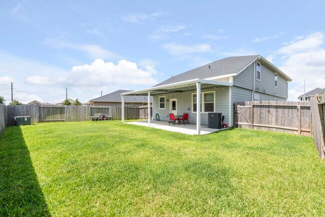 Building Photo - 5006 Sunway Dr