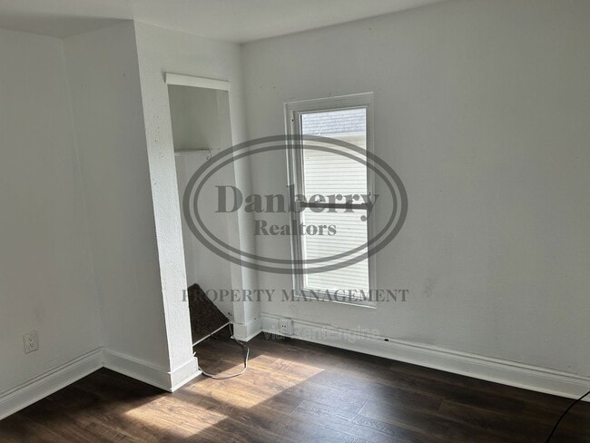 Building Photo - 1848 Cone St