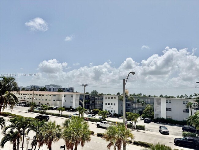 Building Photo - 2101 S Ocean Dr