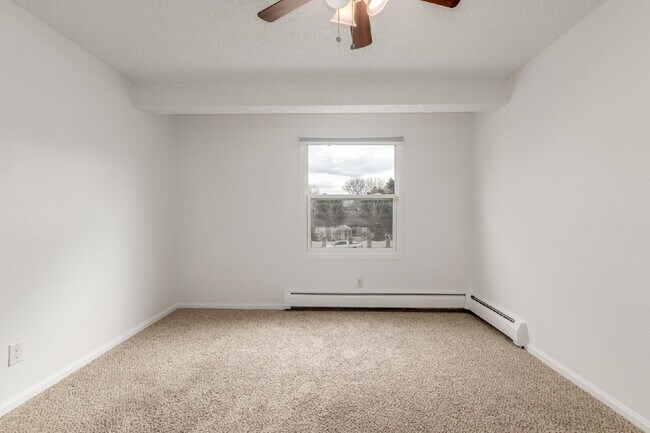 Building Photo - Lovely Three bed / Two bath for rent