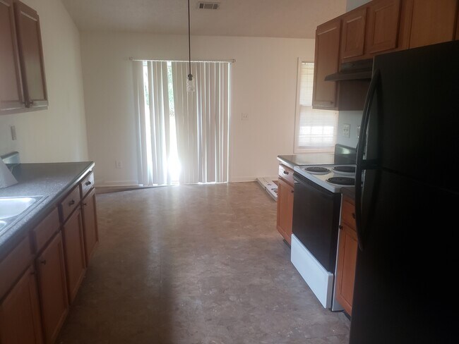 Building Photo - 5511 Walnut Ln