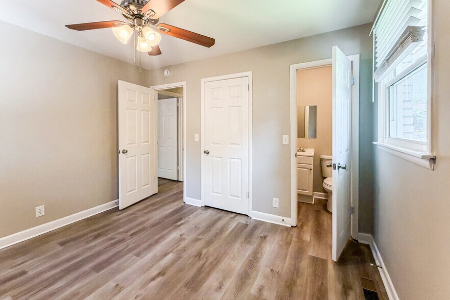 Building Photo - 4983 Karen Ray Dr