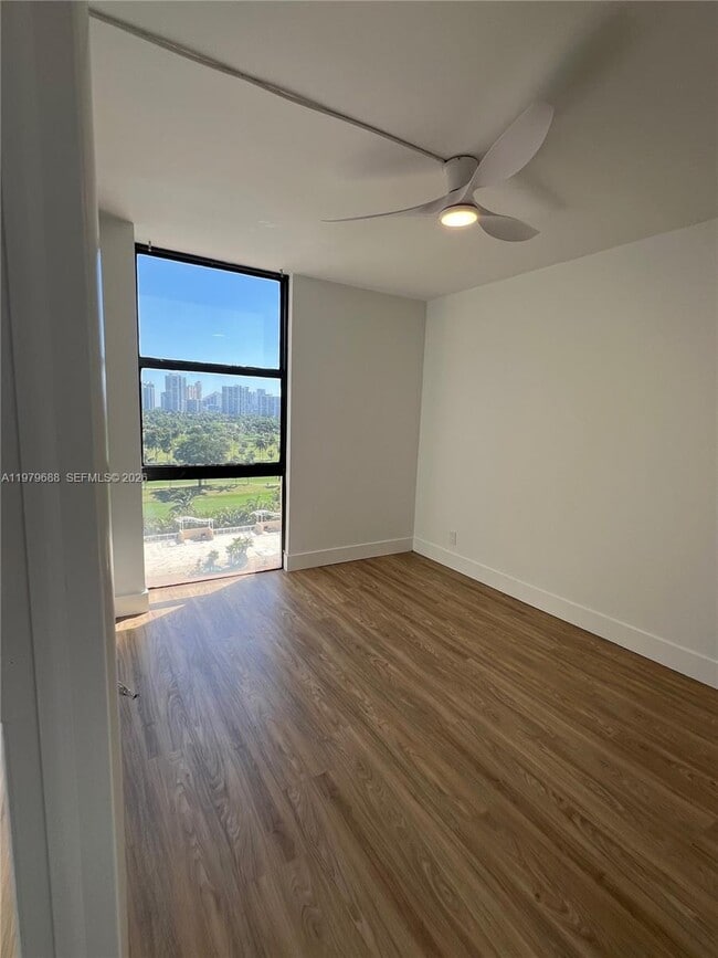 Building Photo - 20301 W Country Club Dr