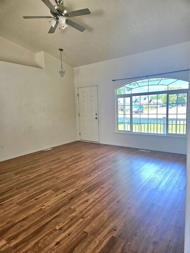 Building Photo - Single level 4 bedroom 2 bath Boise home.