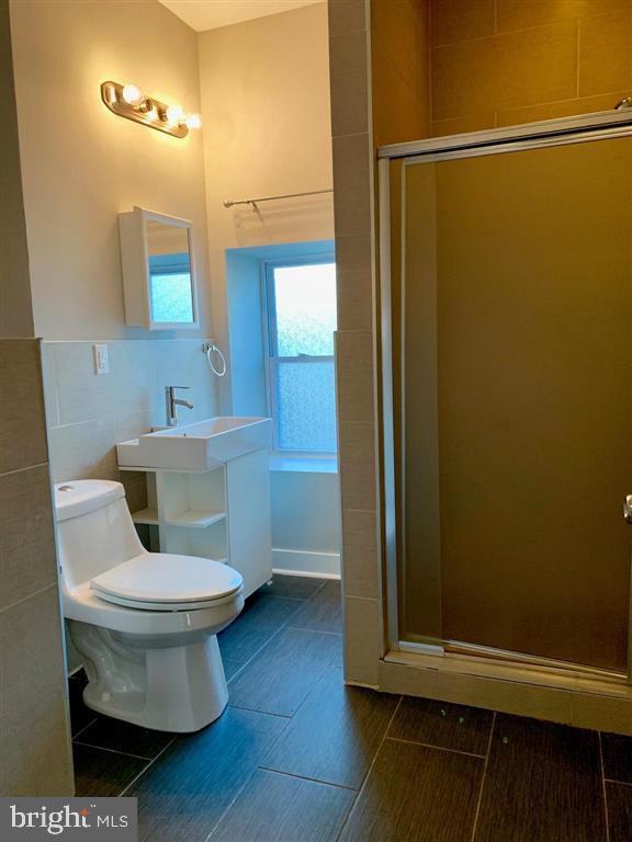 Primary Photo - 723 Sansom St