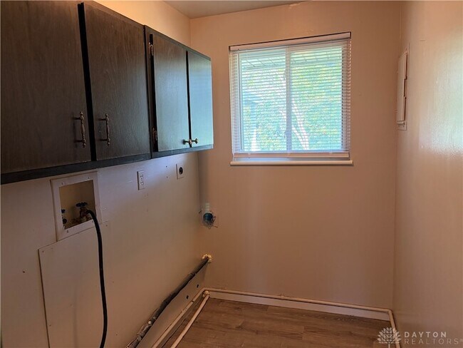 Building Photo - 7280 Cedar Knolls Dr
