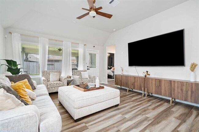 Building Photo - 5042 Chestnut Orch Dr