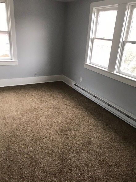 Building Photo - 626 Cemetery Ave