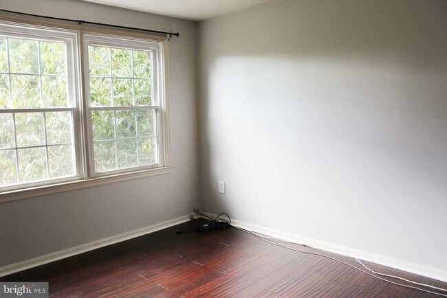 Building Photo - 2055 S Lincoln St