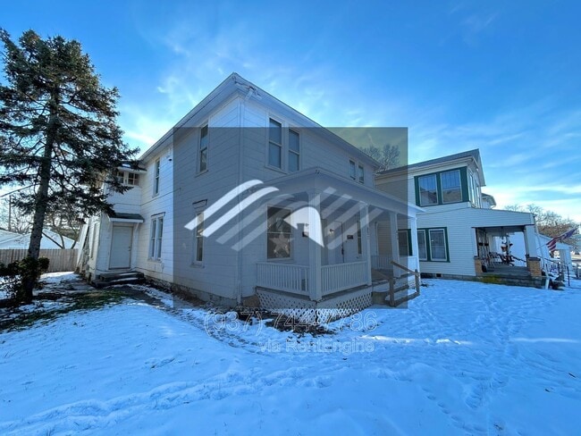 Building Photo - 807 W Ash St