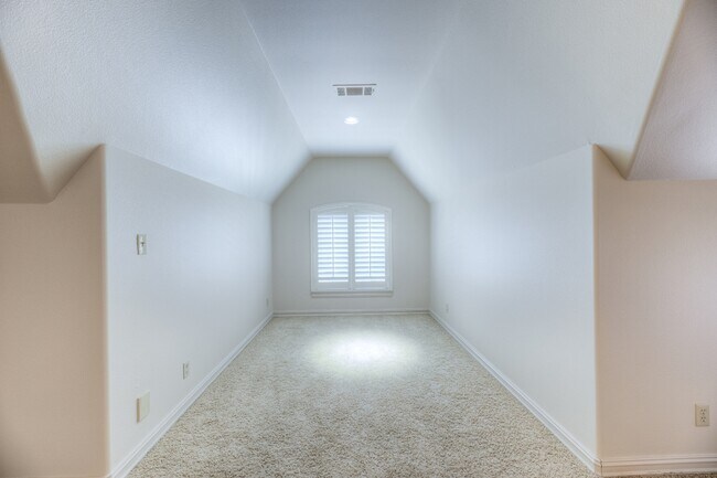 Building Photo - 11841 S Pittsburg Ave