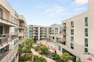 Building Photo - 267 San Pedro St