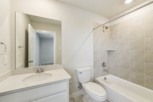 Building Photo - 8515 Lake Groove Ln