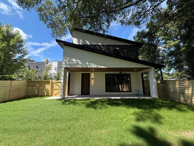 Building Photo - Brand New Luxury 3BD, 2.5BA Downtown Raleigh Townhome with a Private Fenced Yard, No Shared Walls...
