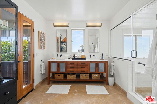 Building Photo - 420 Alta Ave