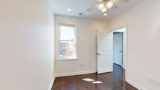 Building Photo - 1247 I St NE