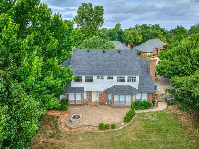 Building Photo - Spacious Home + East Edmond + 4 bedrooms + Fox Lake