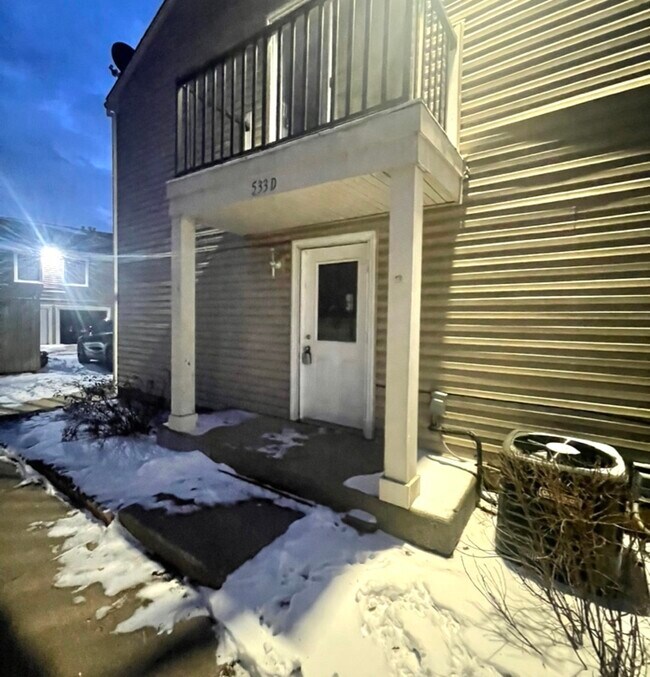 Building Photo - 533 Darlene Ln