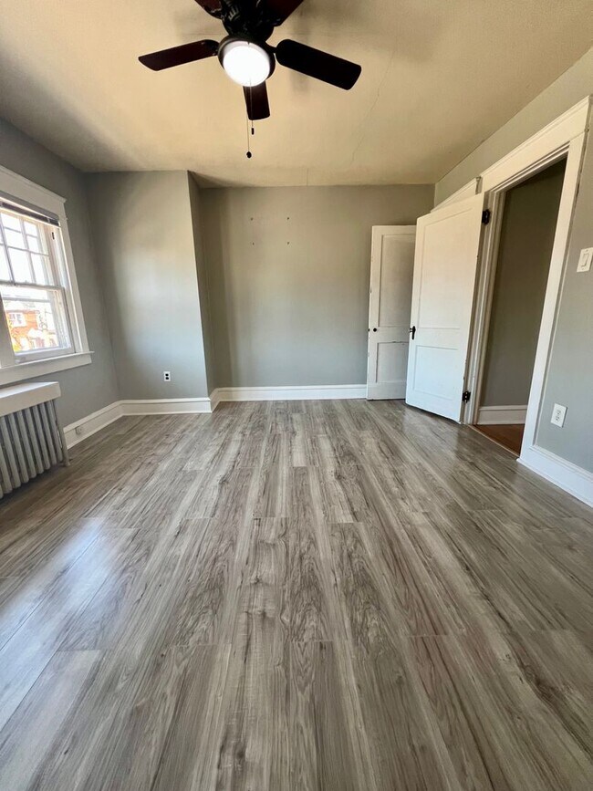 Building Photo - Gorgeous 3-Bedroom Townhome in Parkside! Available NOW!