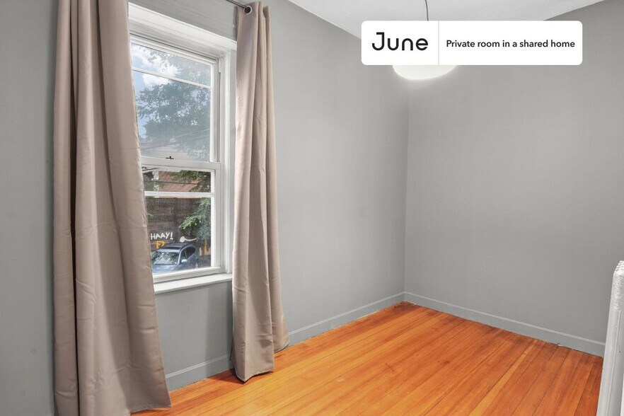 Primary Photo - Room in Shared 3 bed/1 bath home