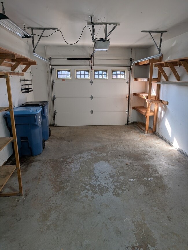 Building Photo - 112 Wright Dr