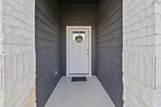 Building Photo - 127 Walnut Hl Ct