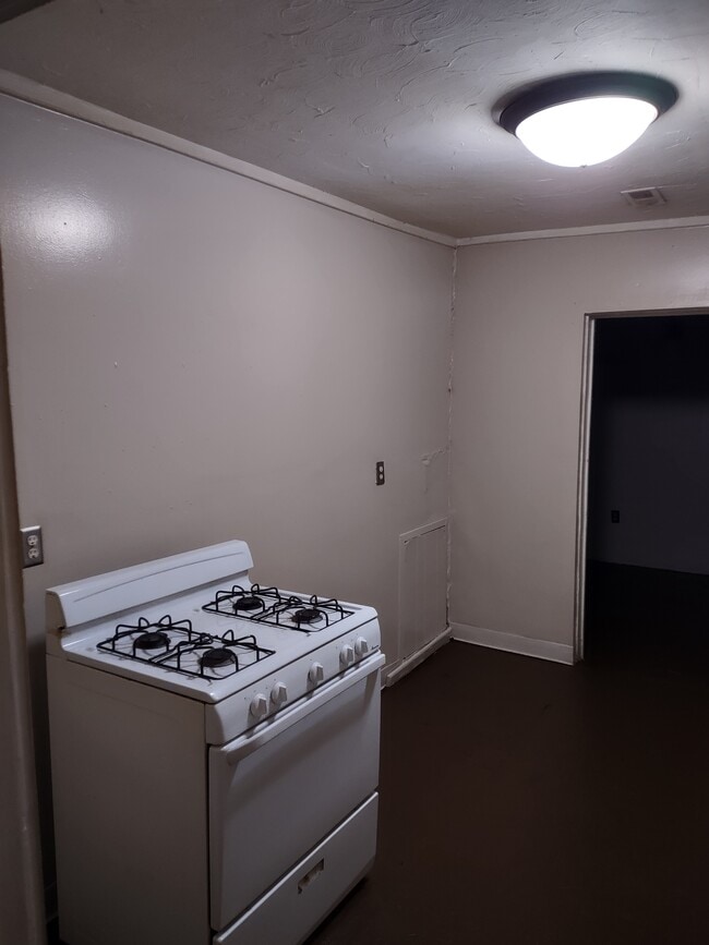 Building Photo - 1377 E Florida St