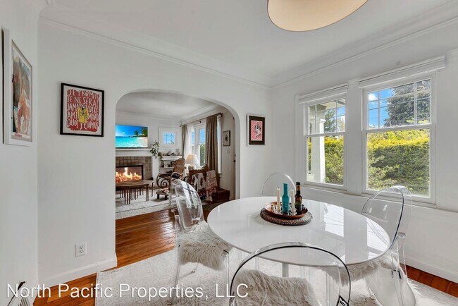 Building Photo - 3 br, 2 bath House - 928 N 90th Street