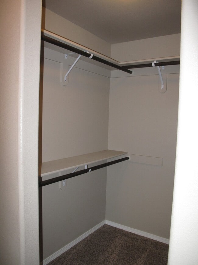 Building Photo - VILLAGE AT COLD SPRINGS