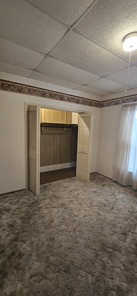 Building Photo - 161 Thayer St