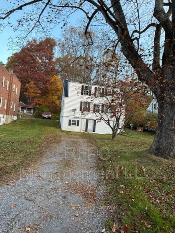 Building Photo - 1421 Augusta St