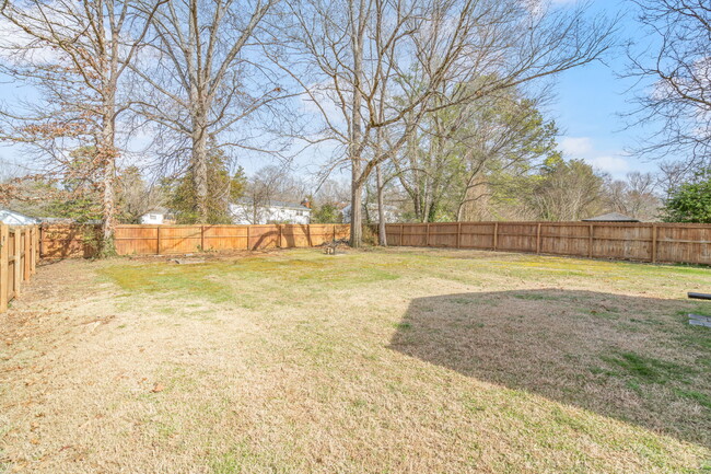 Building Photo - 331 Sarvis Dr