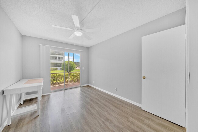 Building Photo - 308 Fanshaw H