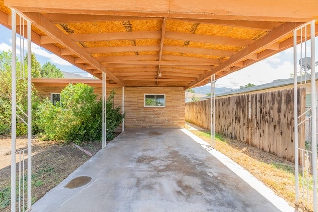 Building Photo - Wonderful 3 Bedroom 2 Bath Home!