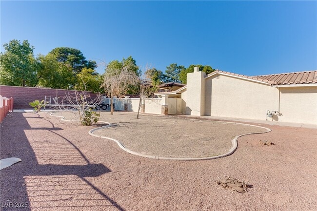 Building Photo - 2121 Rosanna St