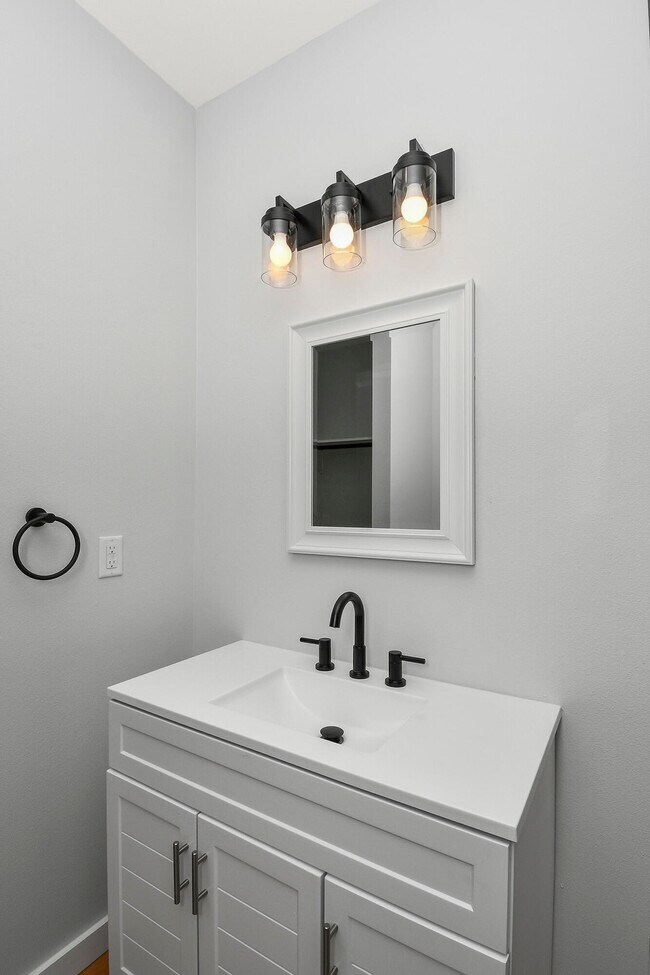 Building Photo - 505 W Grand St