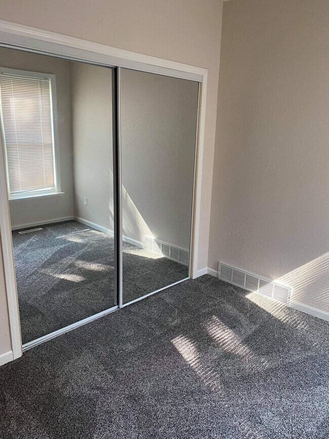 Building Photo - 1838 J Ave NE