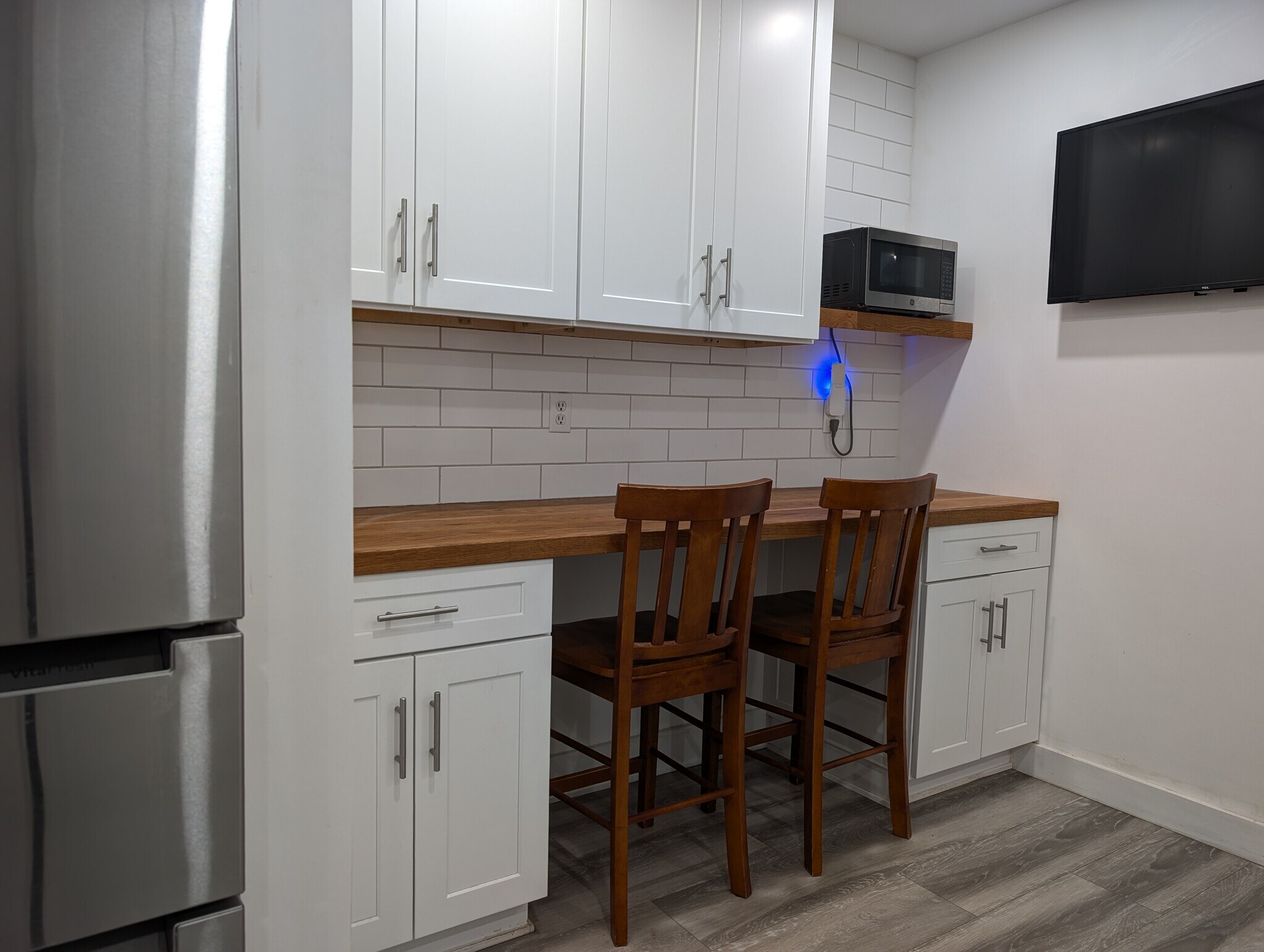 Eat in kitchen bar - 4440 Saxon Dr